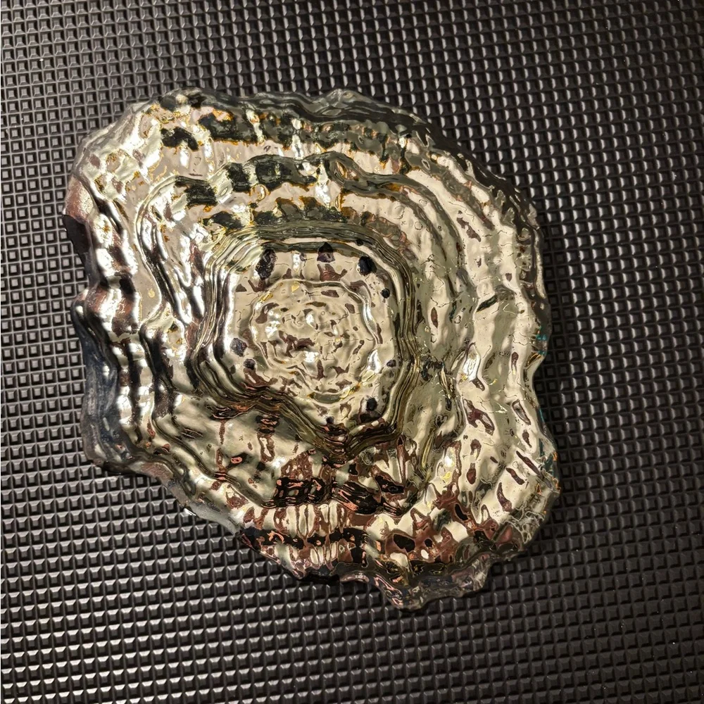 Iridescent Oyster Clam Shell Glass Bowl - Picture 2 of 6
